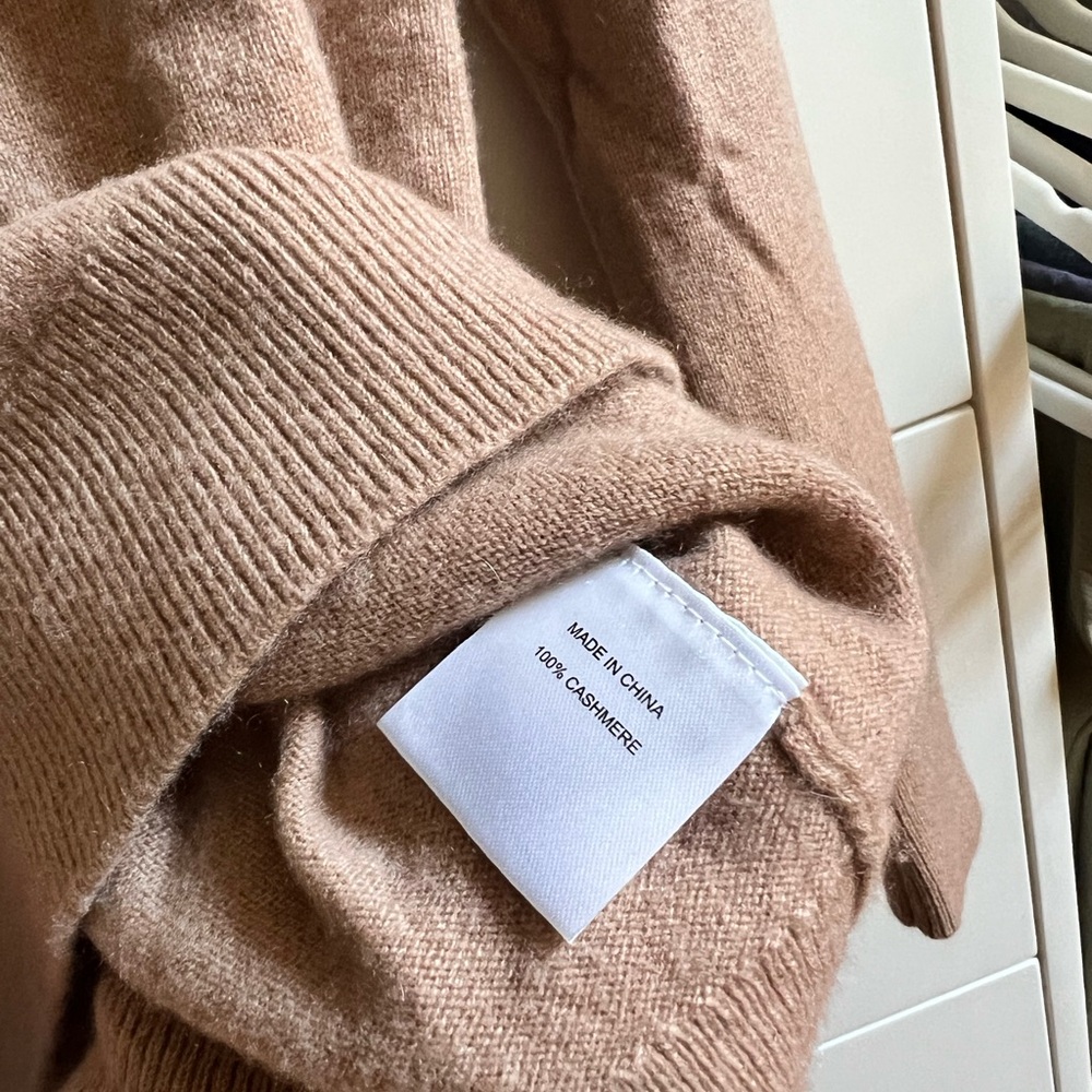 Quince Cashmere V-Neck Sweater - Picture 3 of 5
